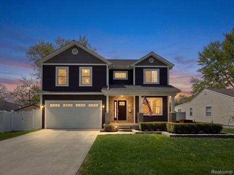 4253 Mandalay Avenue Royal Oak City MI 48073