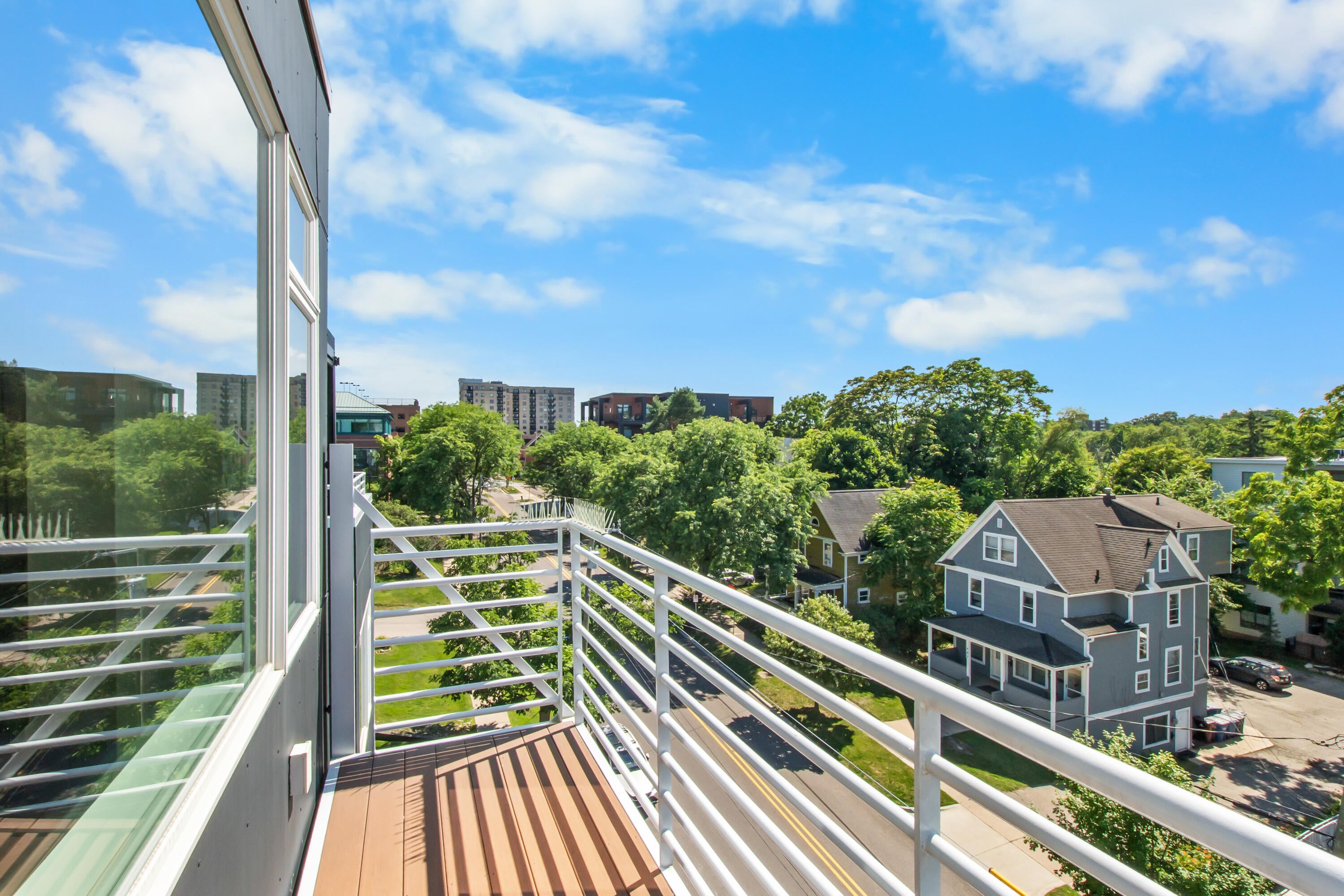 121 W Kingsley Street 502