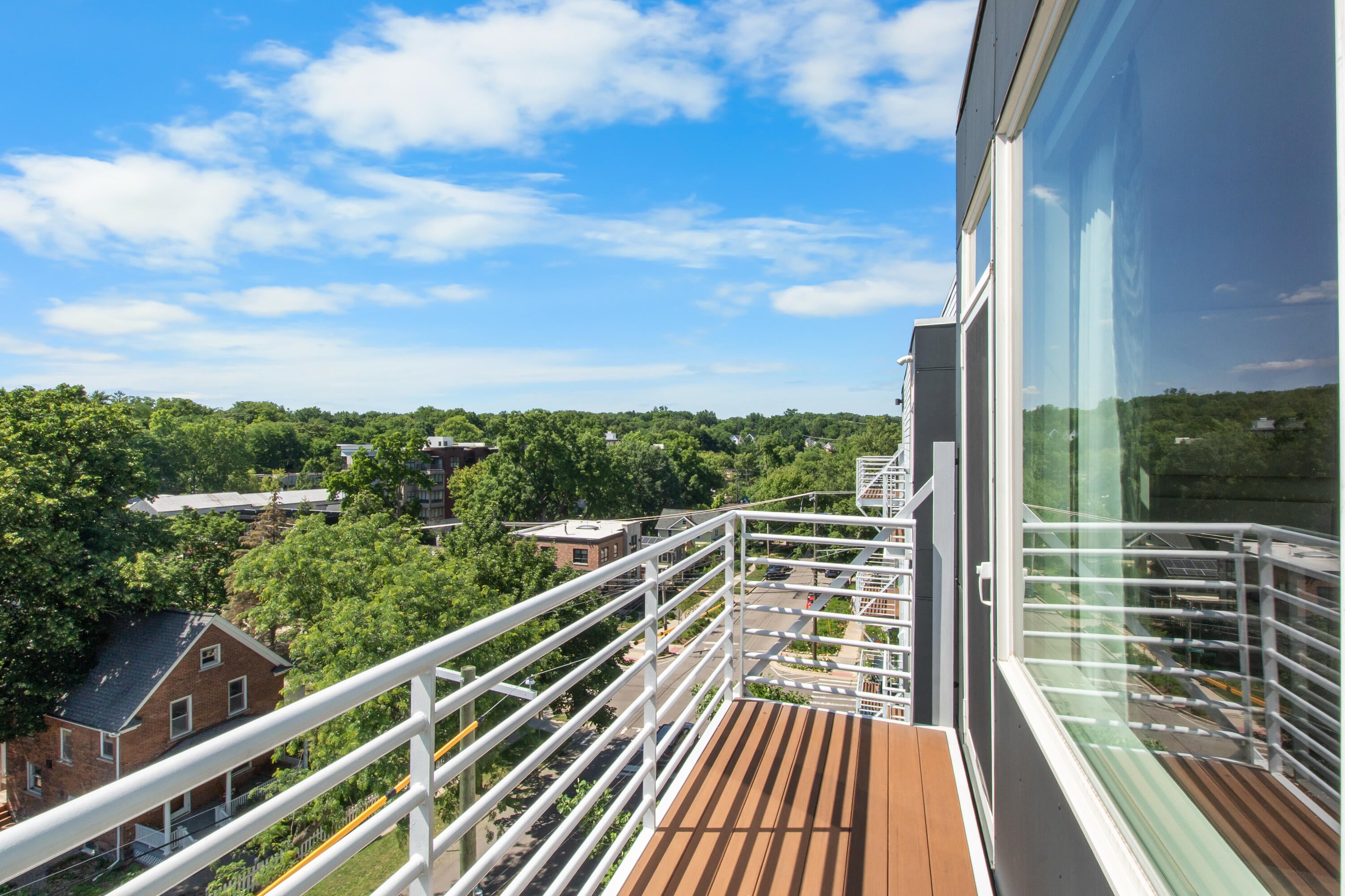 121 W Kingsley Street 502