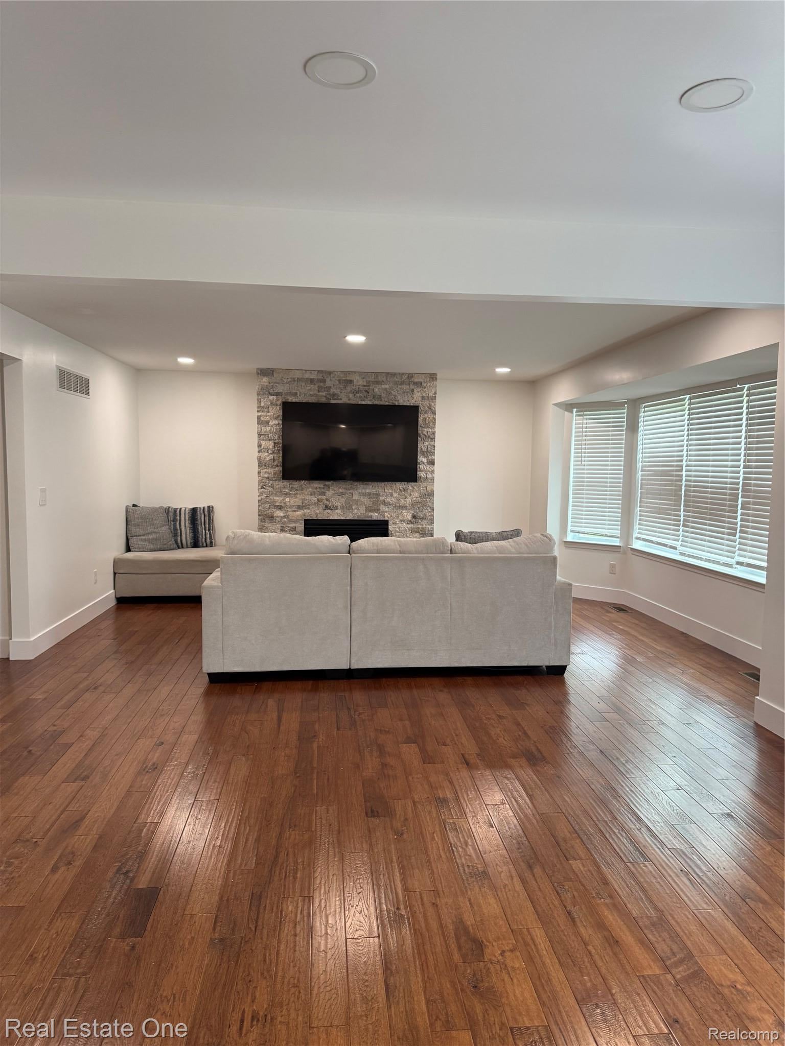 9163 White Tail Court