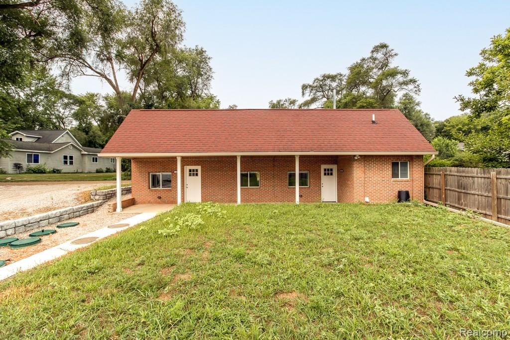 2510 Lakeside Drive