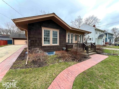 Tiny photo for 707 W King Street, Owosso City, MI 48867 (MLS # 5050203284)