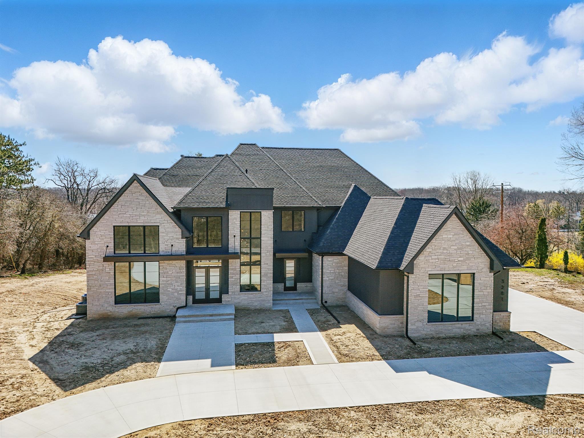 3281 Chickering Lane