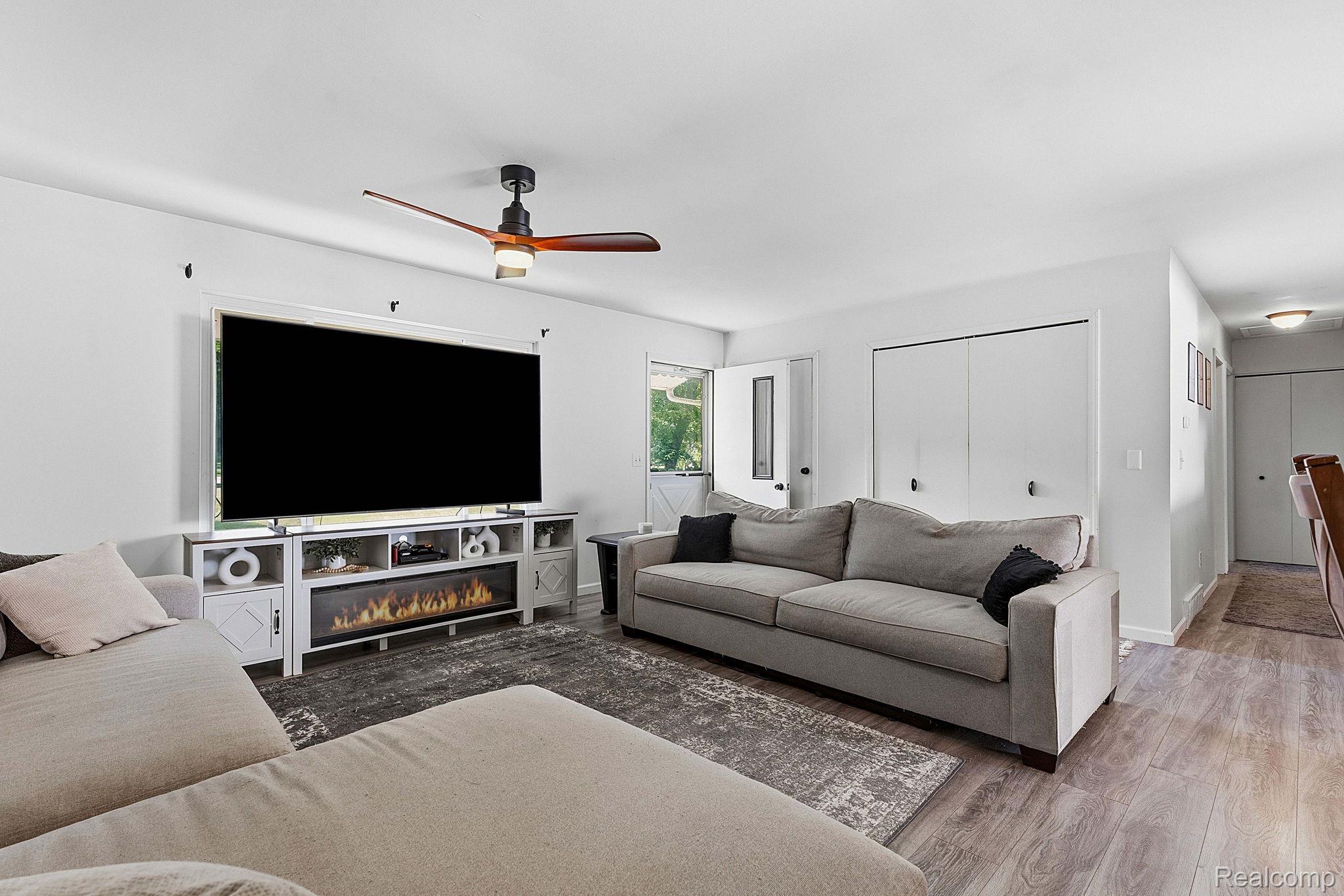 3685 Chesterfield Drive