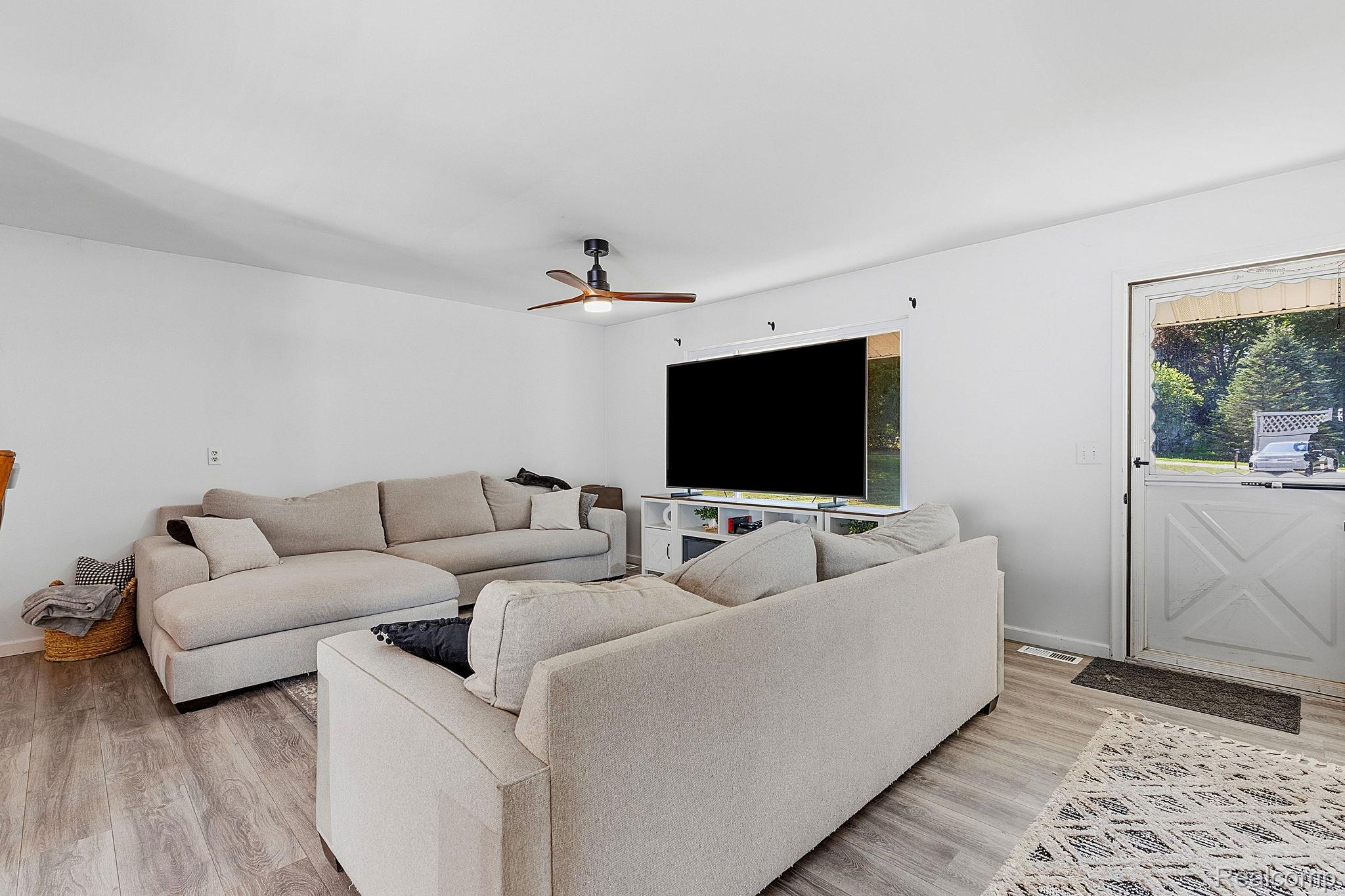 3685 Chesterfield Drive