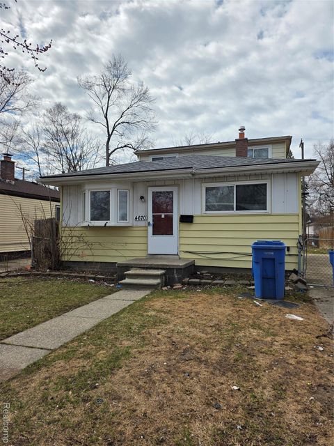 Photo of 4670 Pelham Street, Dearborn Heights City, MI 48125 (MLS # 20261021742)