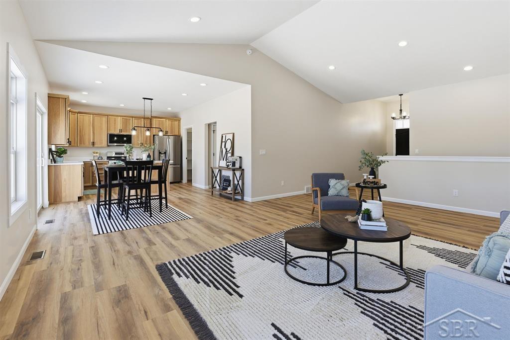 4521 E Crossroads Drive