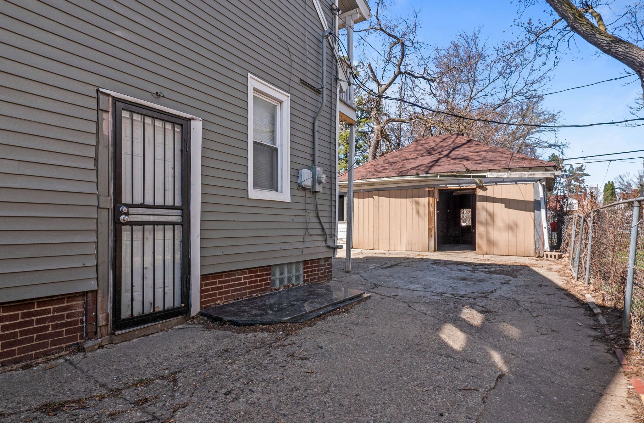 36 W GREENDALE
