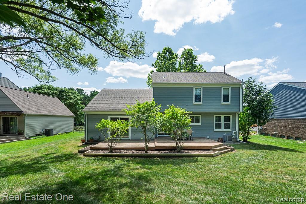 2200 N Fairview Lane