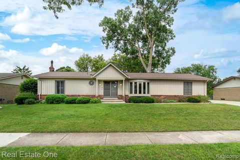 Photo of 53081 Scenic Drive, Shelby Charter Township, MI 48316 (MLS # 20261019955)