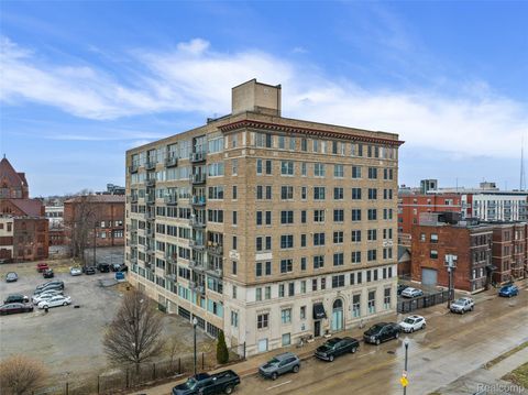 Photo of 2915 John R Street #302, Detroit City, MI 48201 (MLS # 20261026638)
