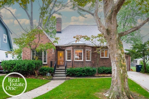 Photo of 855 Loraine Street, Grosse Pointe City, MI 48230 (MLS # 58050223678)