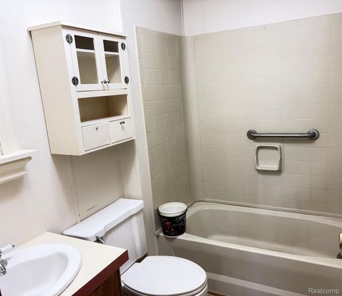 Tiny photo for 71 Valley Drive, Swartz Creek City, MI 48473 (MLS # 20261016170)