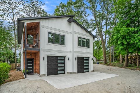 Photo of 3220 Lakeshore Drive, Muskegon City, MI 49441 (MLS # 71026018705)