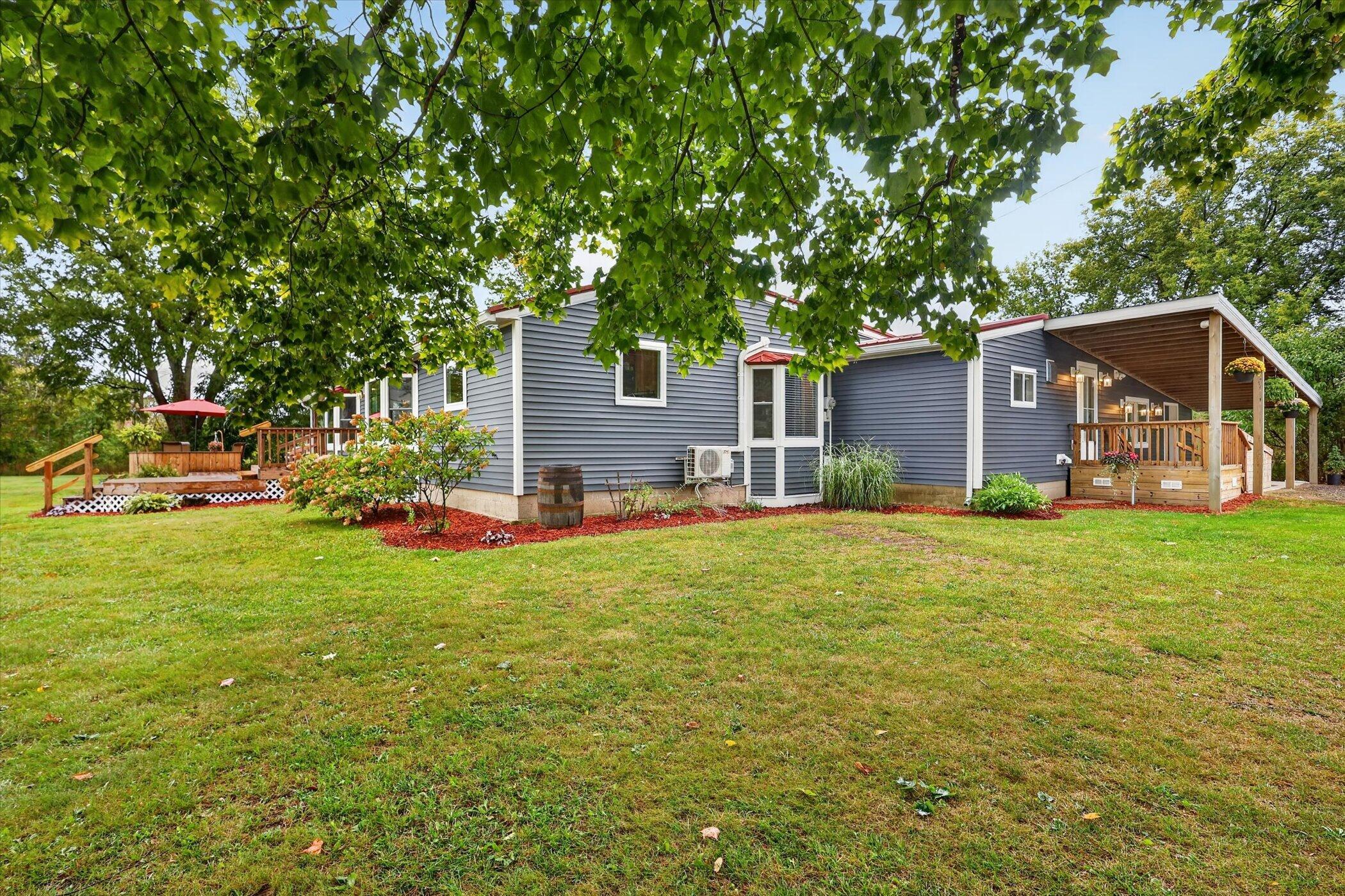 550 W Lake Street
