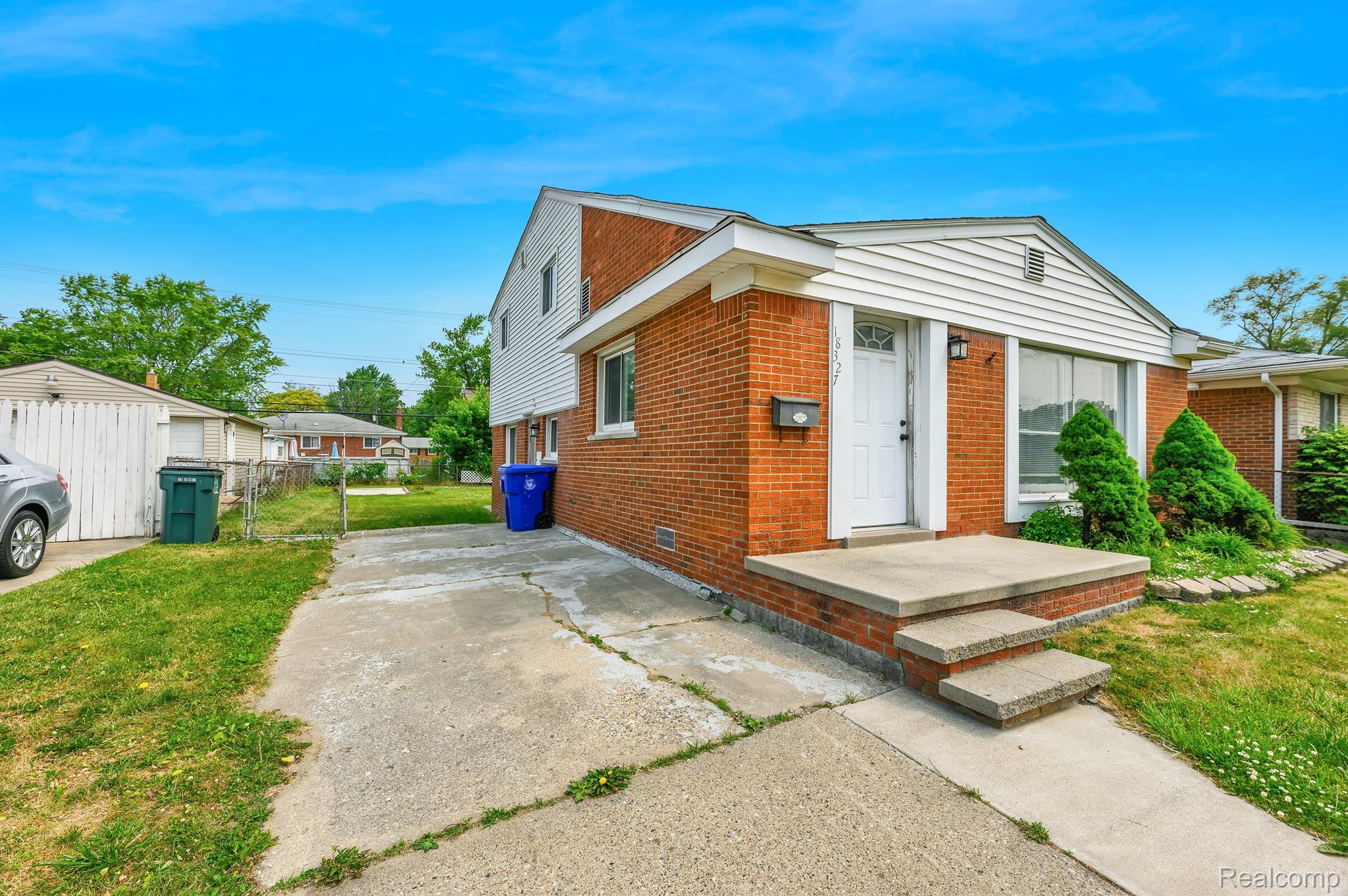 18327 E 13 MILE Road