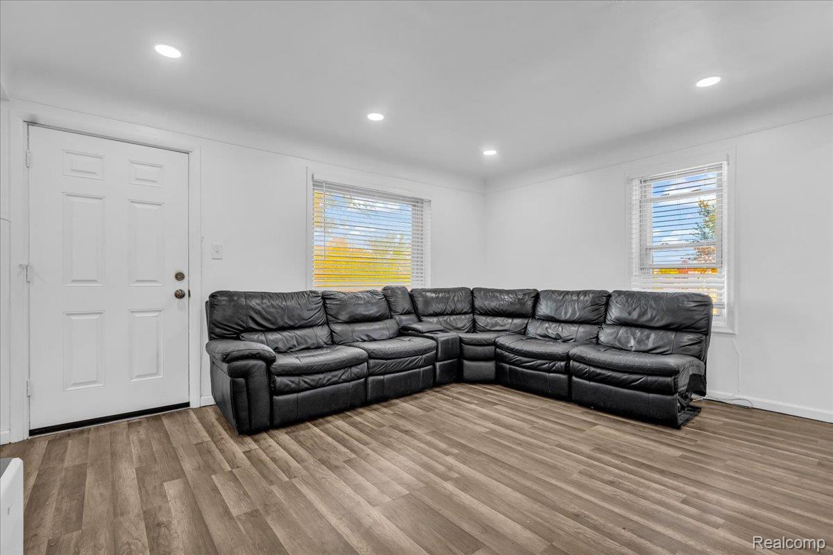 6837 Middlebelt Road