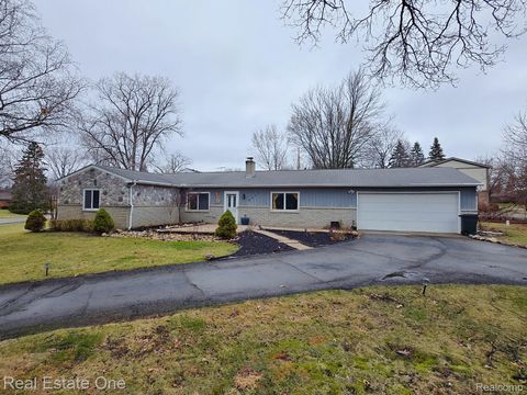 2287 Strader Drive West Bloomfield Charter Township MI 48324