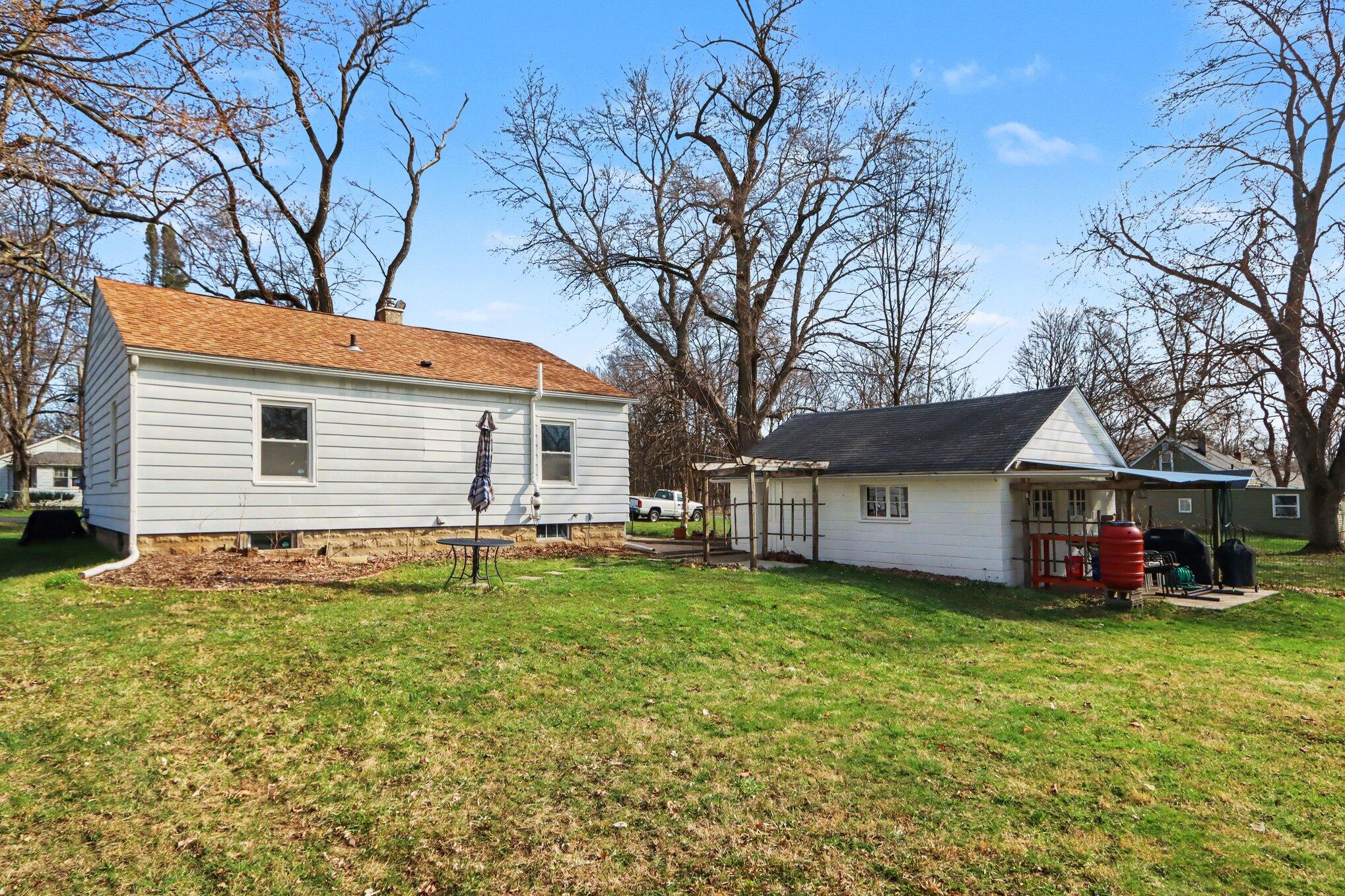 313 W G Avenue W
