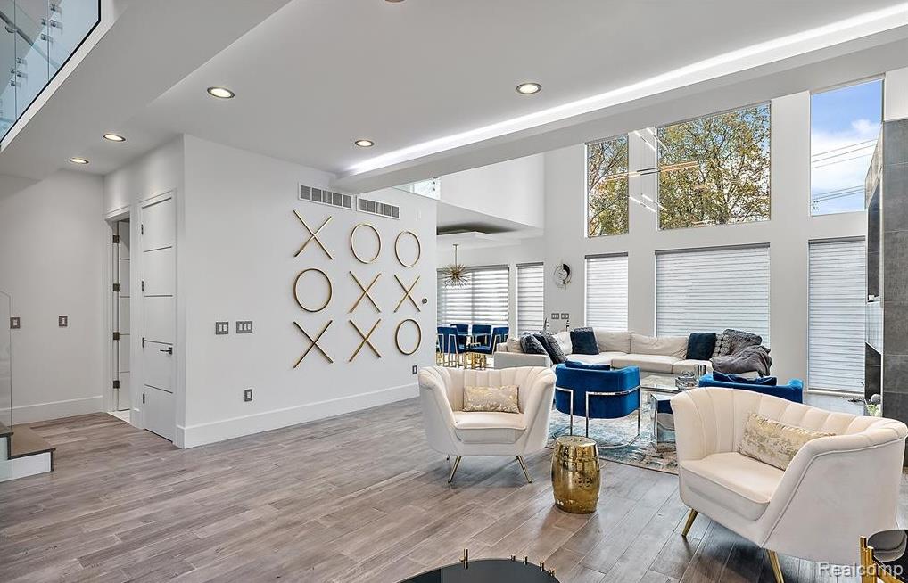 211 N Washington Avenue