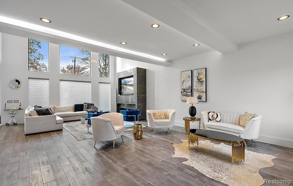 211 N Washington Avenue