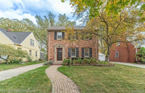 2432 Maplewood Avenue Royal Oak City MI 48073