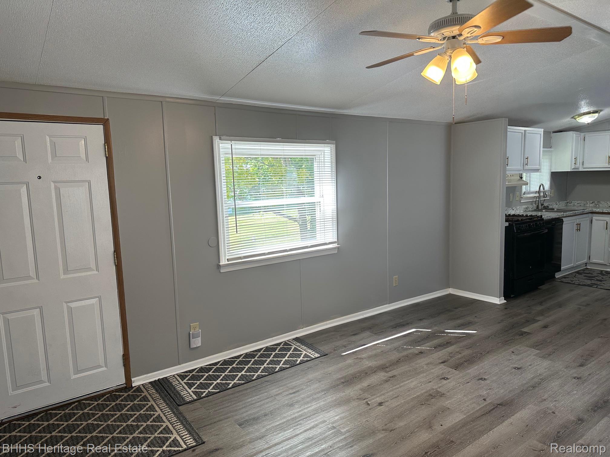 326 Emerald Circle S