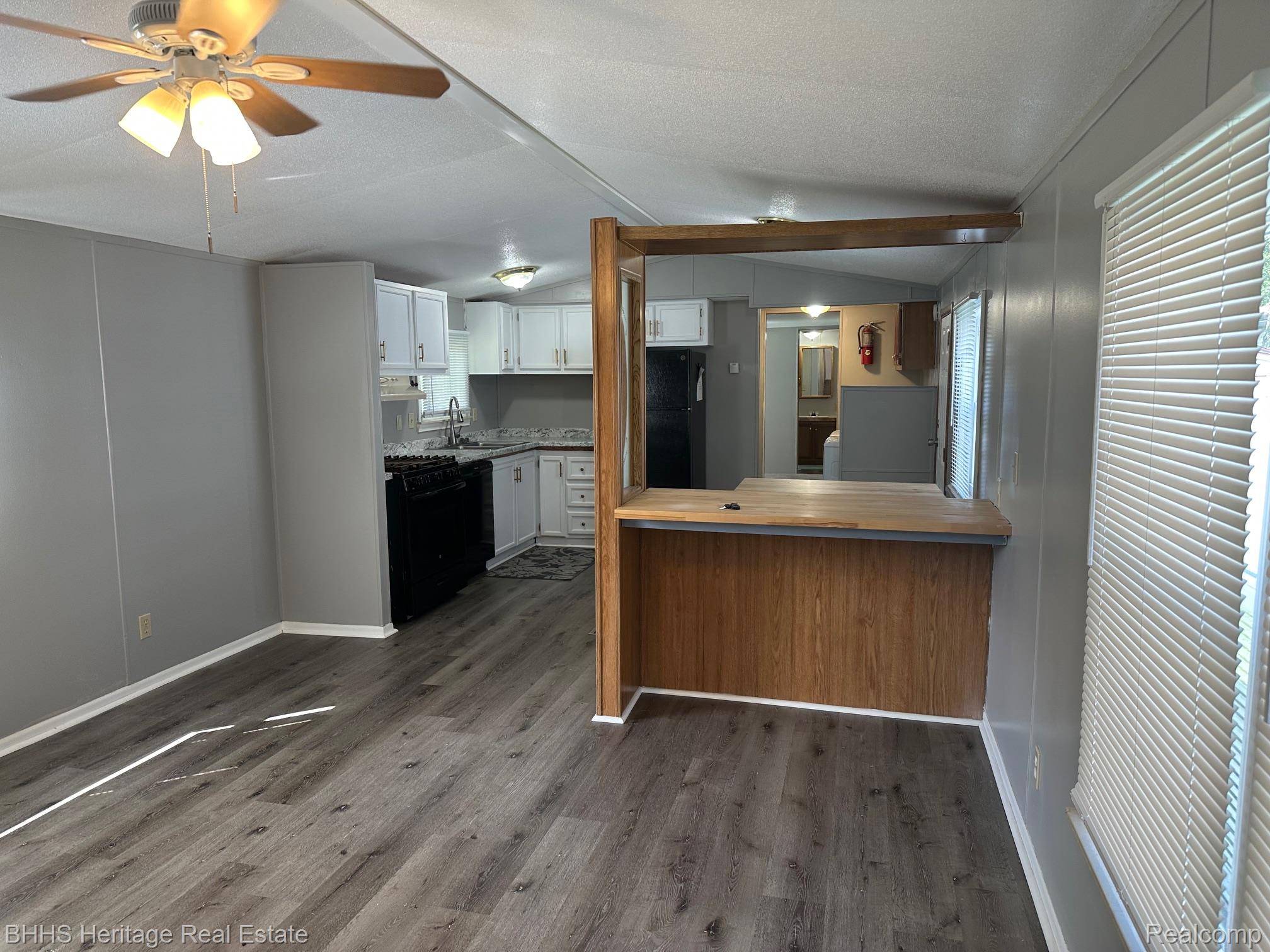 326 Emerald Circle S