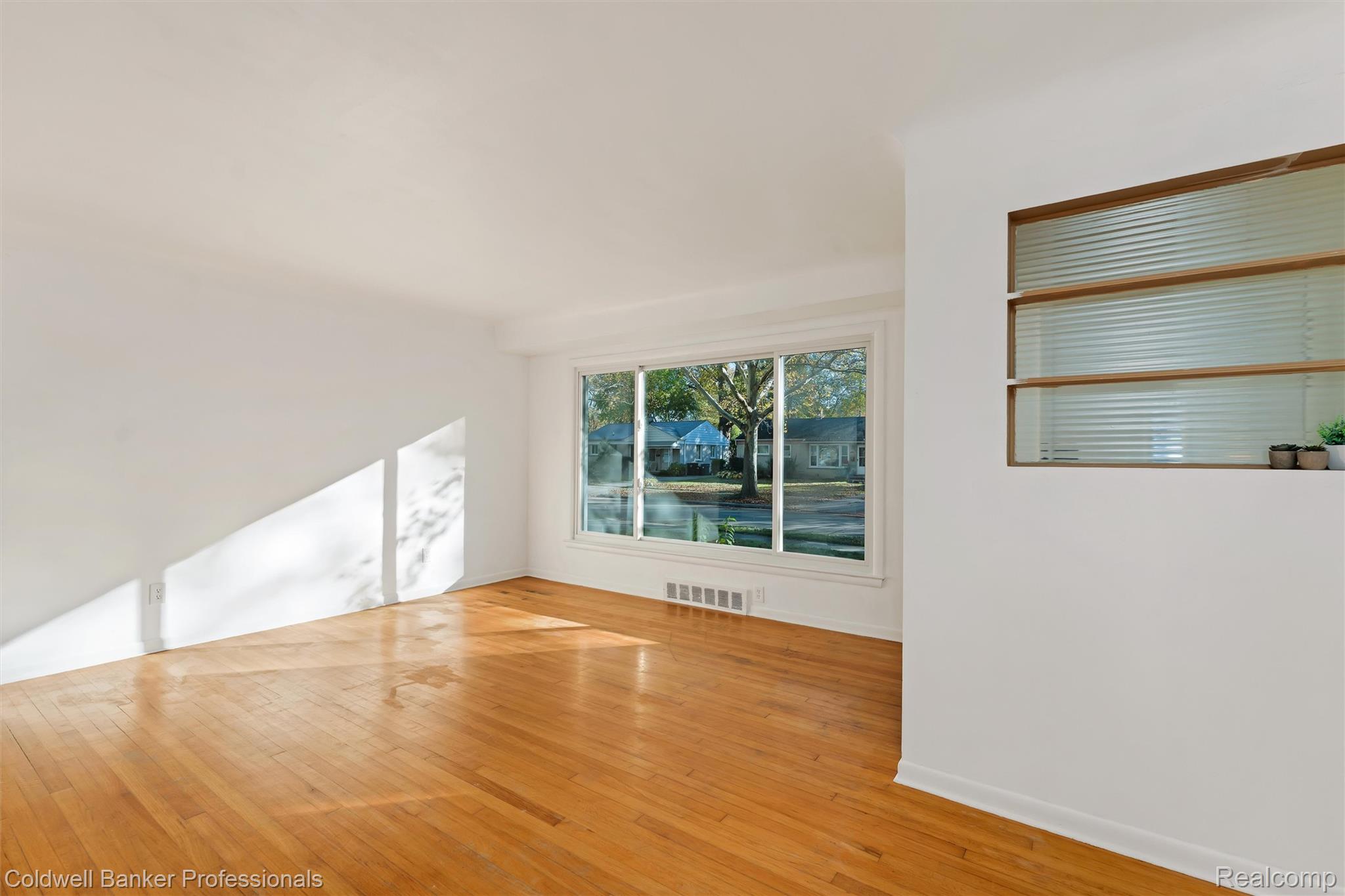 24251 Westhampton Street