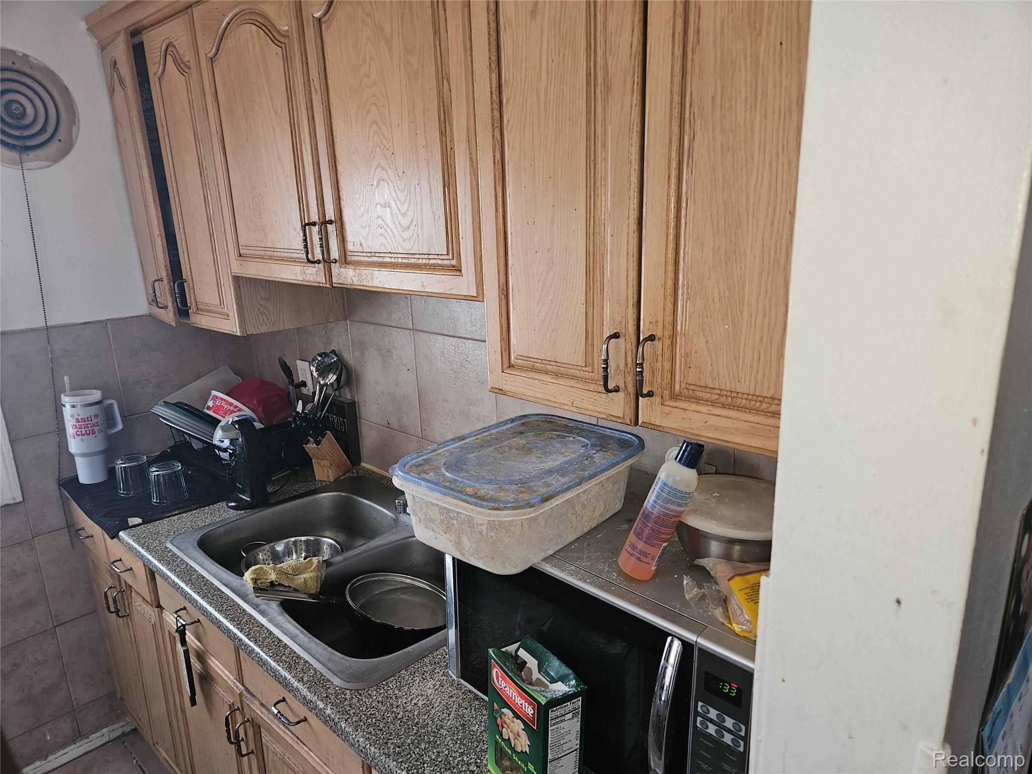 16069 Carlisle Street