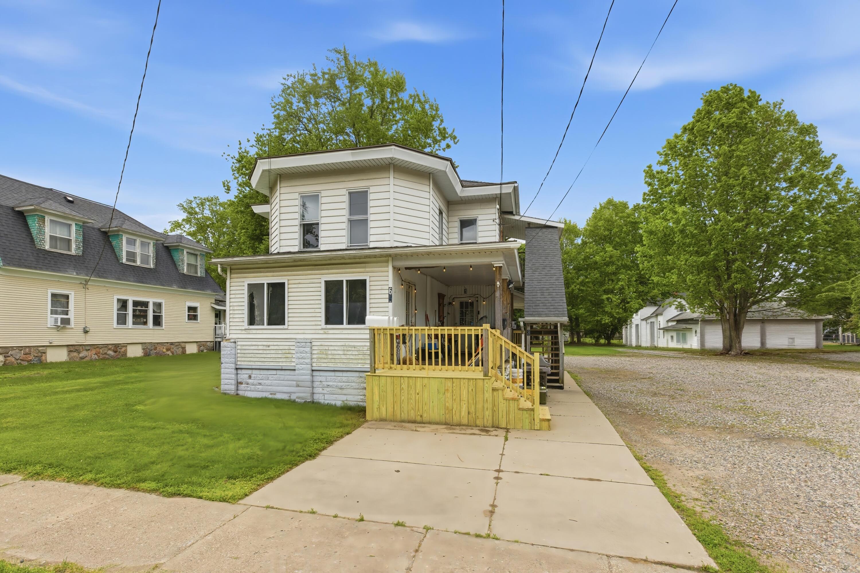 65 E Chicago Street