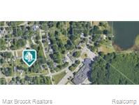 5 CRESCENT RD, WATERFORD, MI 48327 - Image e63ec736d10d09c6e10810b2b548ebf7/2406933475