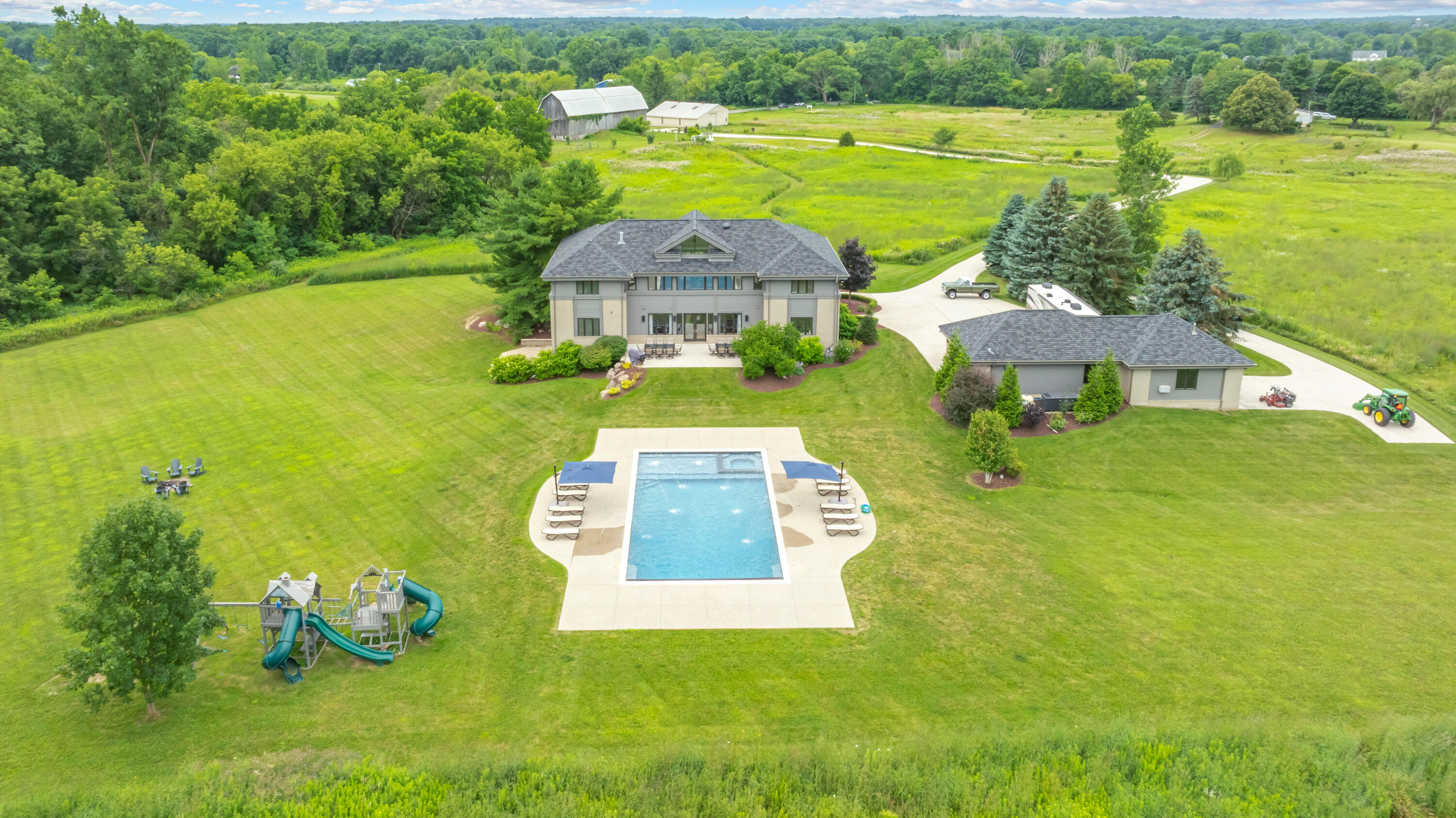 2760 N Territorial Road W