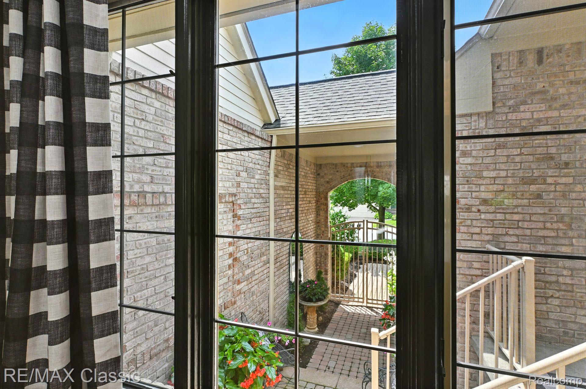 9418 High Pointe Court 9