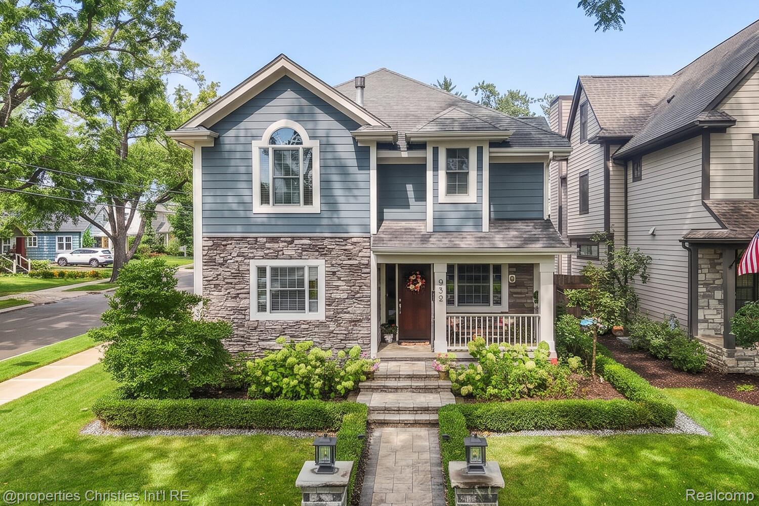 932 Roselawn Drive