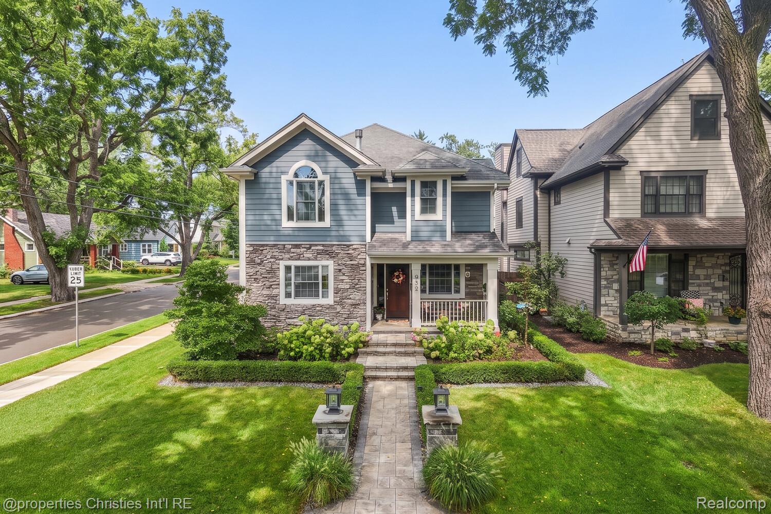 932 Roselawn Drive