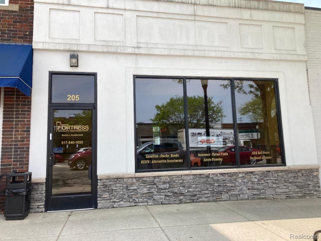 205 W GRAND RIVER Avenue