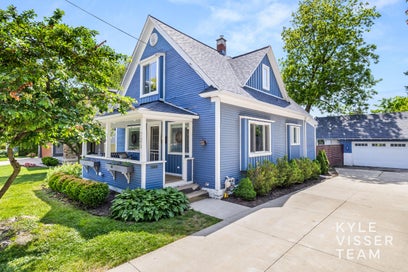 725 Gladstone Drive SE East Grand Rapids City MI 49506