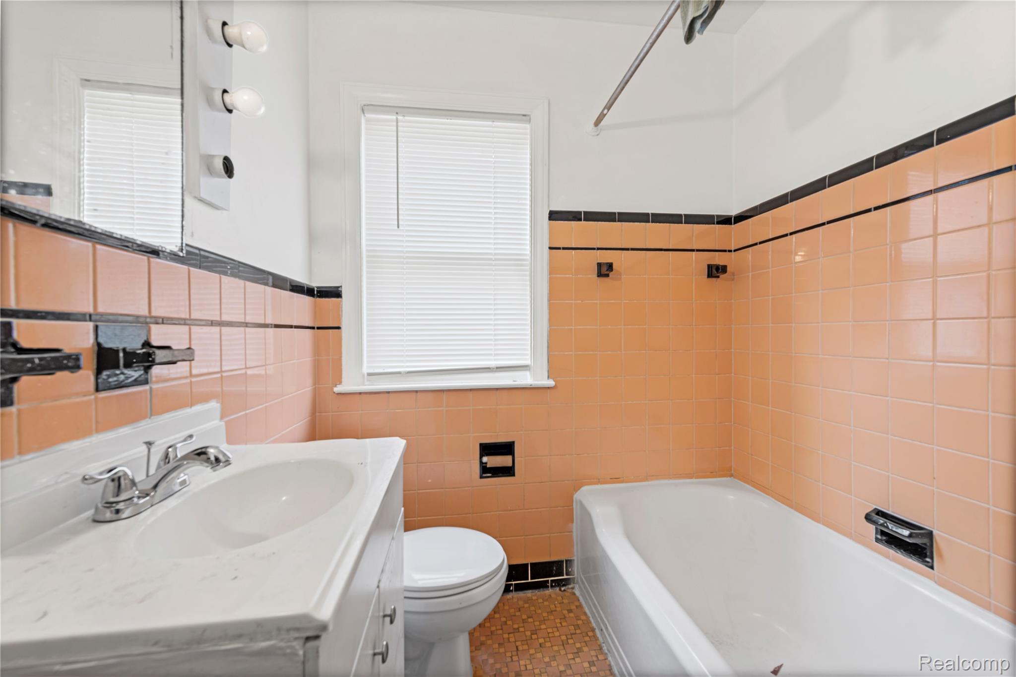 15001 Flanders Street