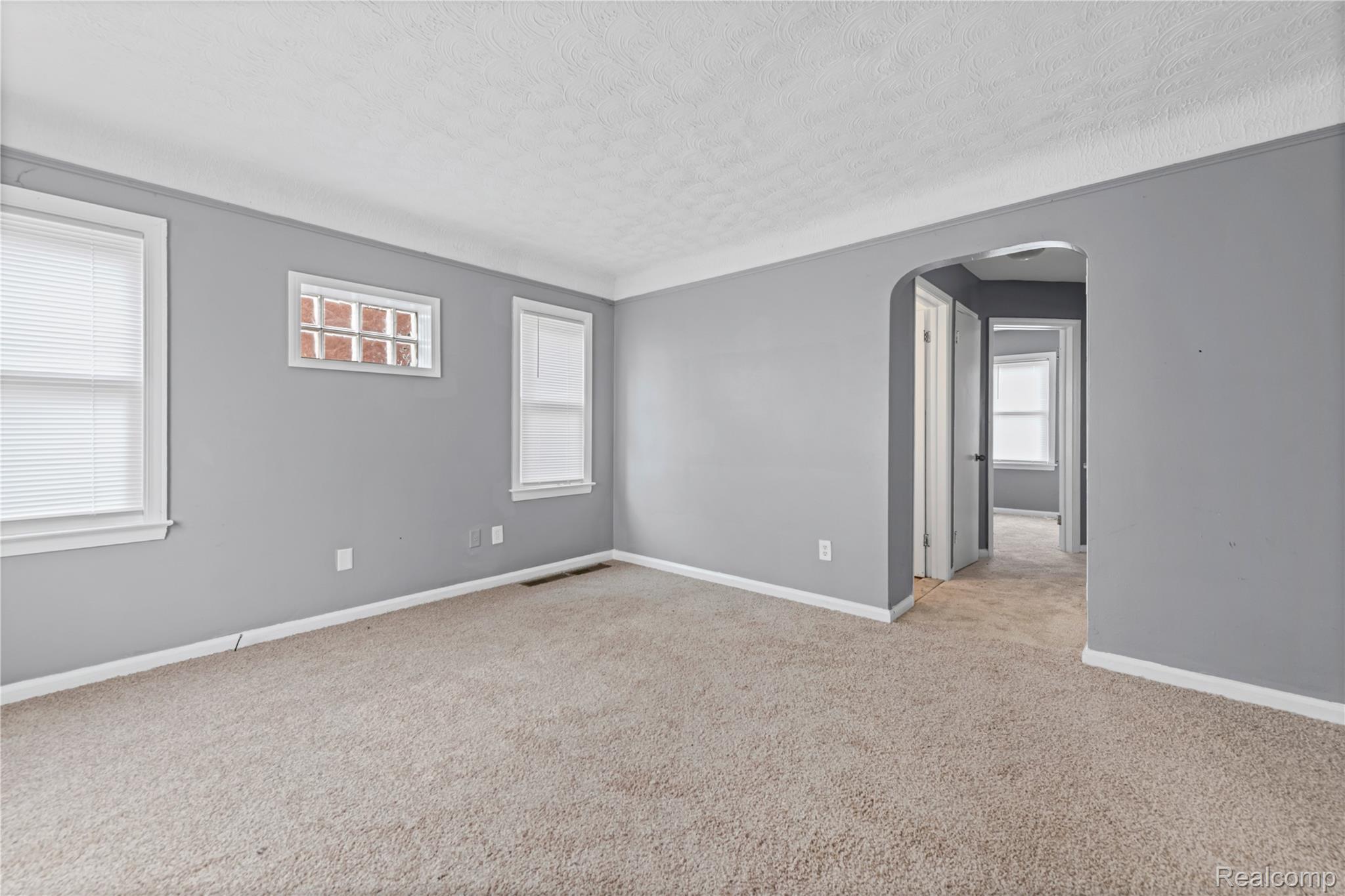 15001 Flanders Street