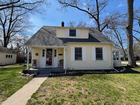 Photo of 921 Moulton Avenue, North Muskegon City, MI 49445 (MLS # 67026016508)
