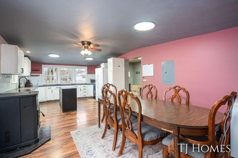 A home in CedarSpringsCity_Kent