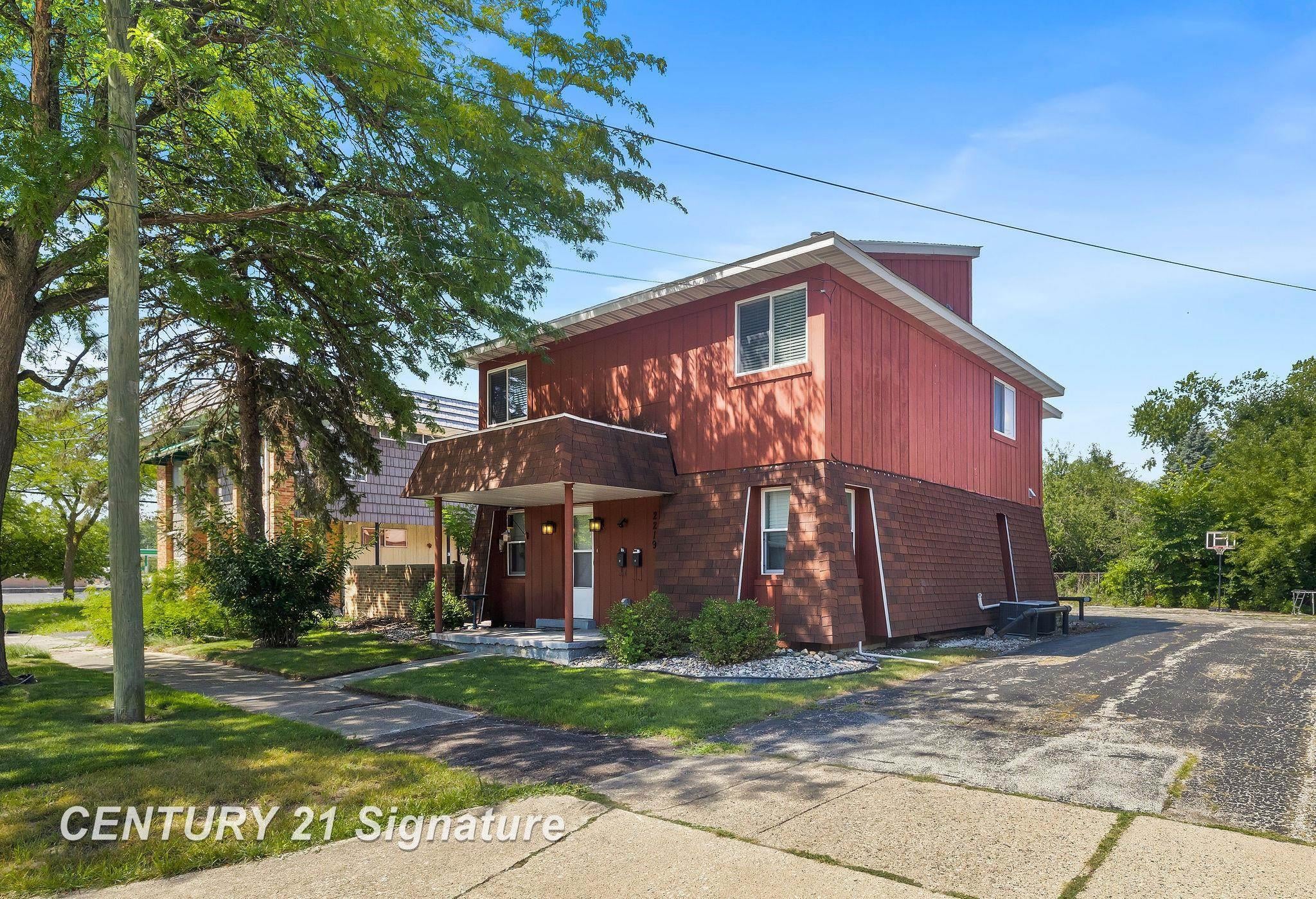 2219 Marshall Court