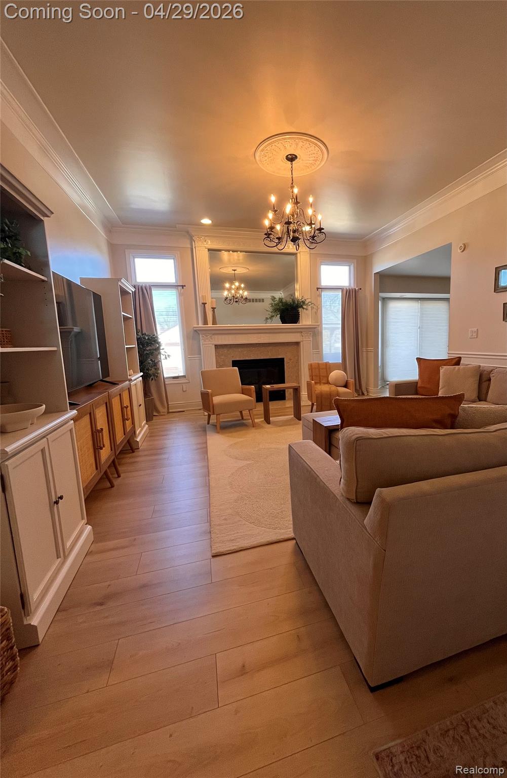 800 Saint Johns Boulevard