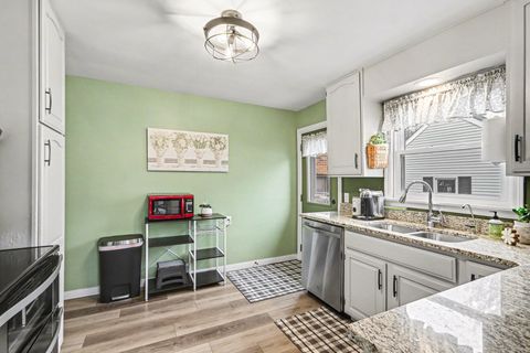 Tiny photo for 1813 Paddington Road, Kalamazoo City, MI 49001 (MLS # 66026013465)