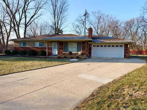 32821 Winnie Avenue Warren City MI 48093