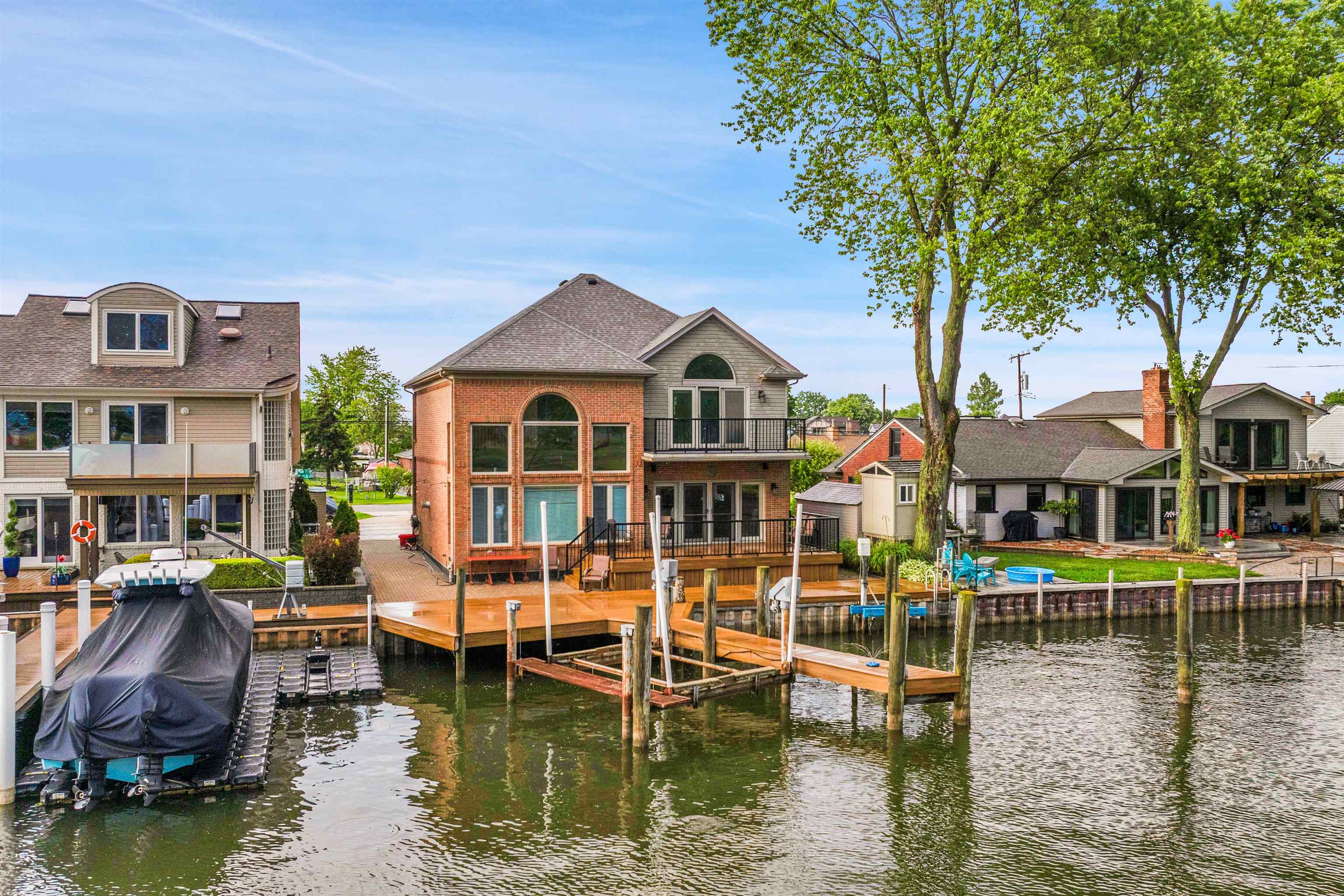 37701 huron pointe Drive