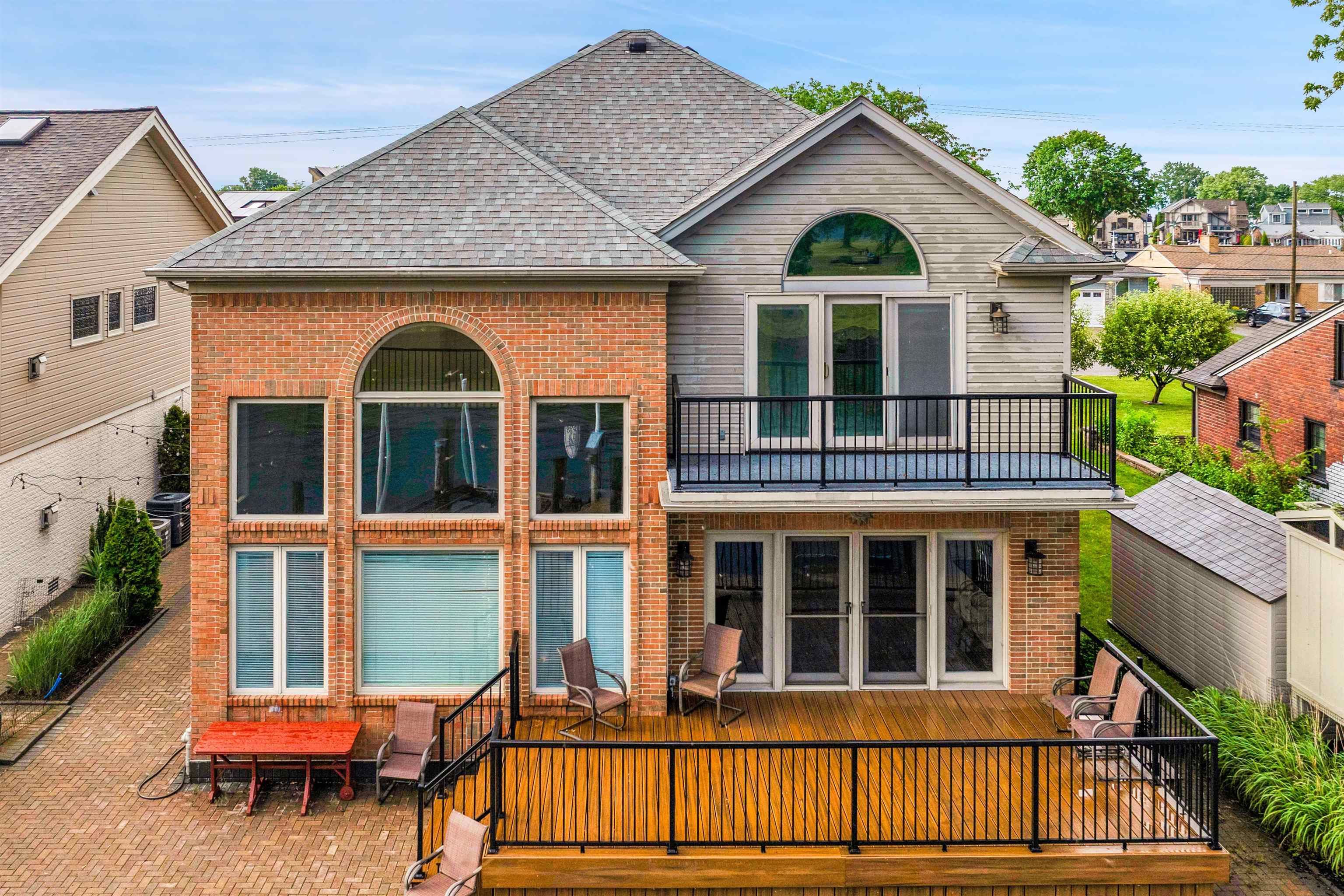 37701 huron pointe Drive