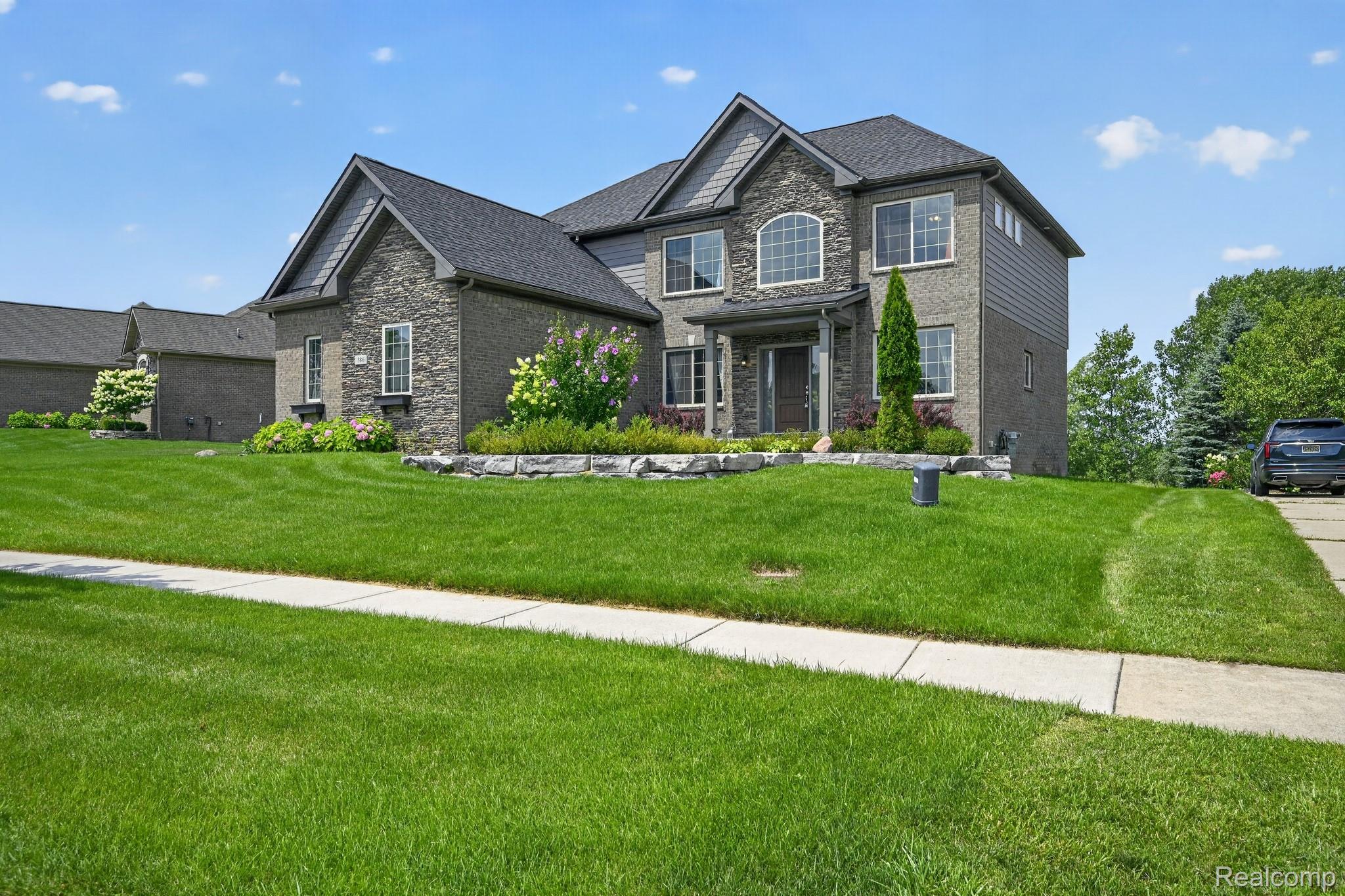386 Overlook Drive