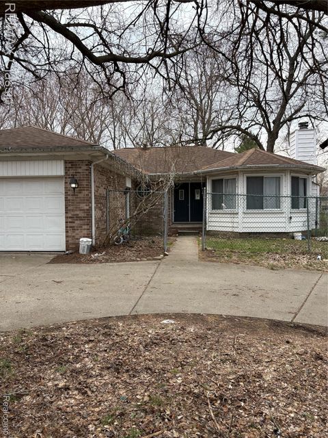 380 E South Boulevard Troy City MI 48085